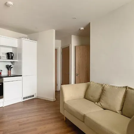 Fantastic Studio Flat Close To Hyde Park! * Leeds (West Yorkshire)
